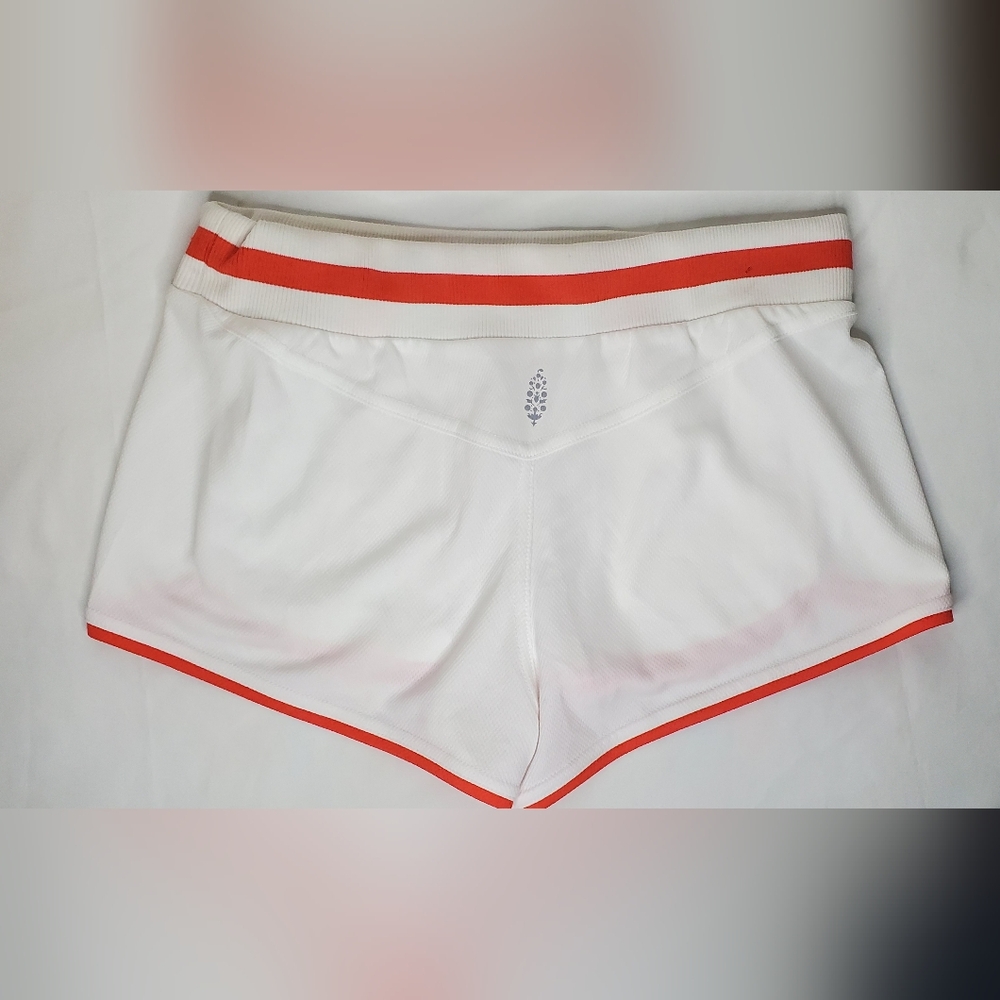 Free People - Size S/P- FP Movement - In White And Orange Trim Workout Short - Picture 1 of 9